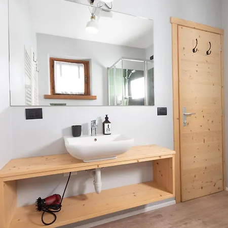 Alpino فندق بورمْيو